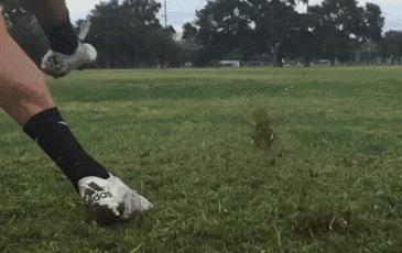 如何踢出一脚50米的长传球,长传球怎么踢的又高又远