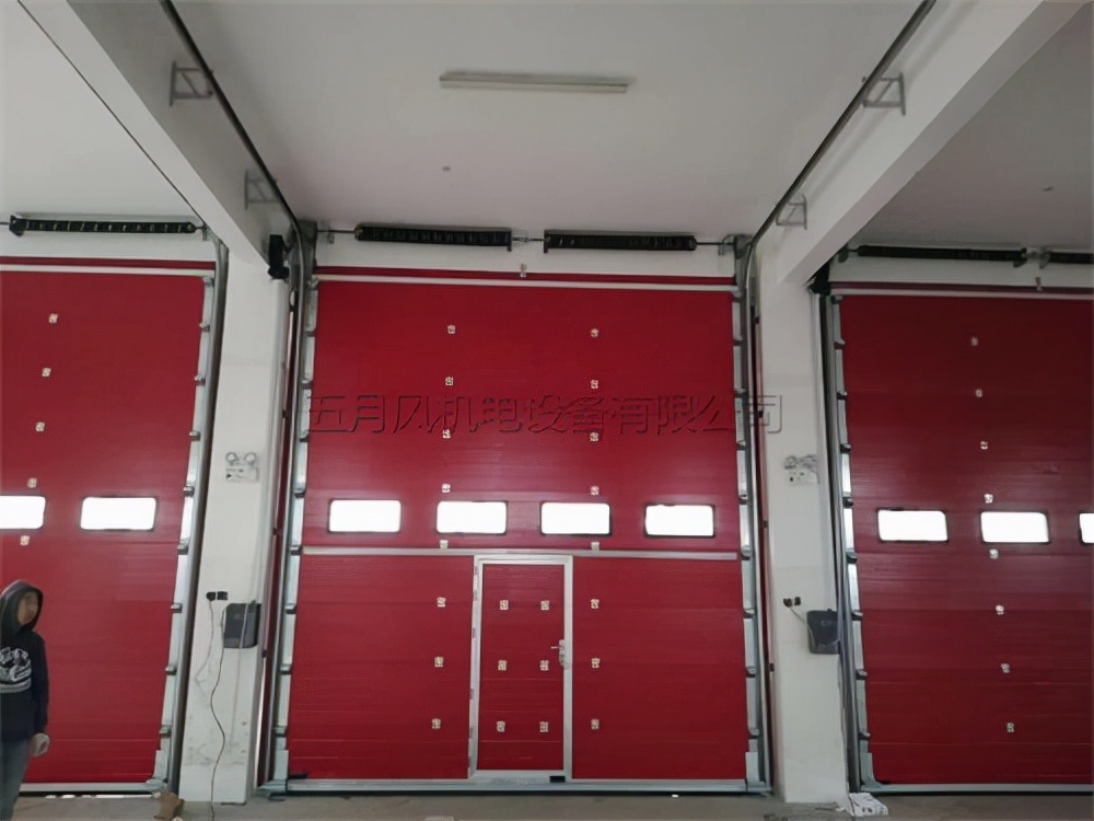 堆积式快速卷帘门设计,pvc快速卷帘门的设计原理结构