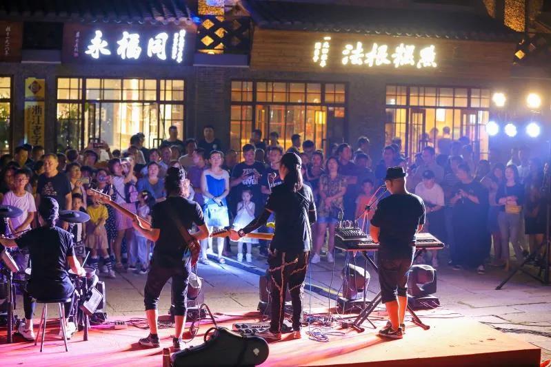 免摊位费免保证金免服务费...瓶窑老街喊你一起“全民练摊”！摆摊摆得好，100万资金和10间商铺，奖给你！