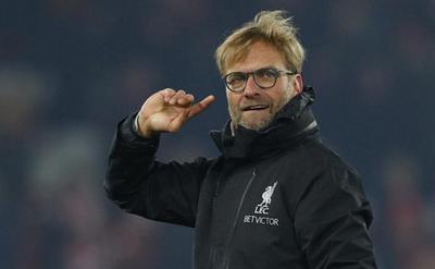 渣叔在利物浦拿了几次欧冠,利物浦逆转渣叔三连拳