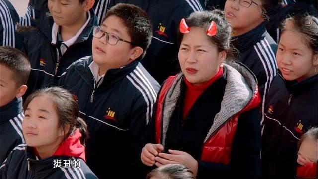 《少年说》妈妈当众说女儿丑:情商低的父母,是孩子成长中的痛