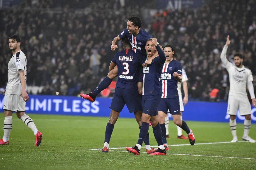 大巴黎加油打气,大巴黎中国加油照片