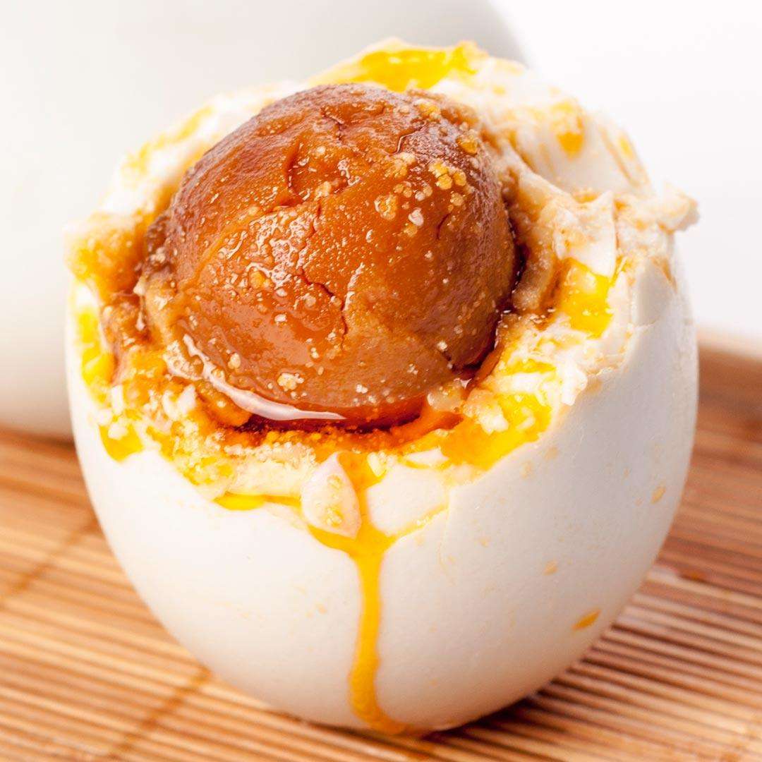 咸鸭蛋发臭需要重新换水吗,咸鸭蛋发臭的特别好吃