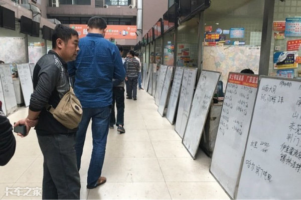 年入百万不是梦上一句,年入百万不是梦是什么梗