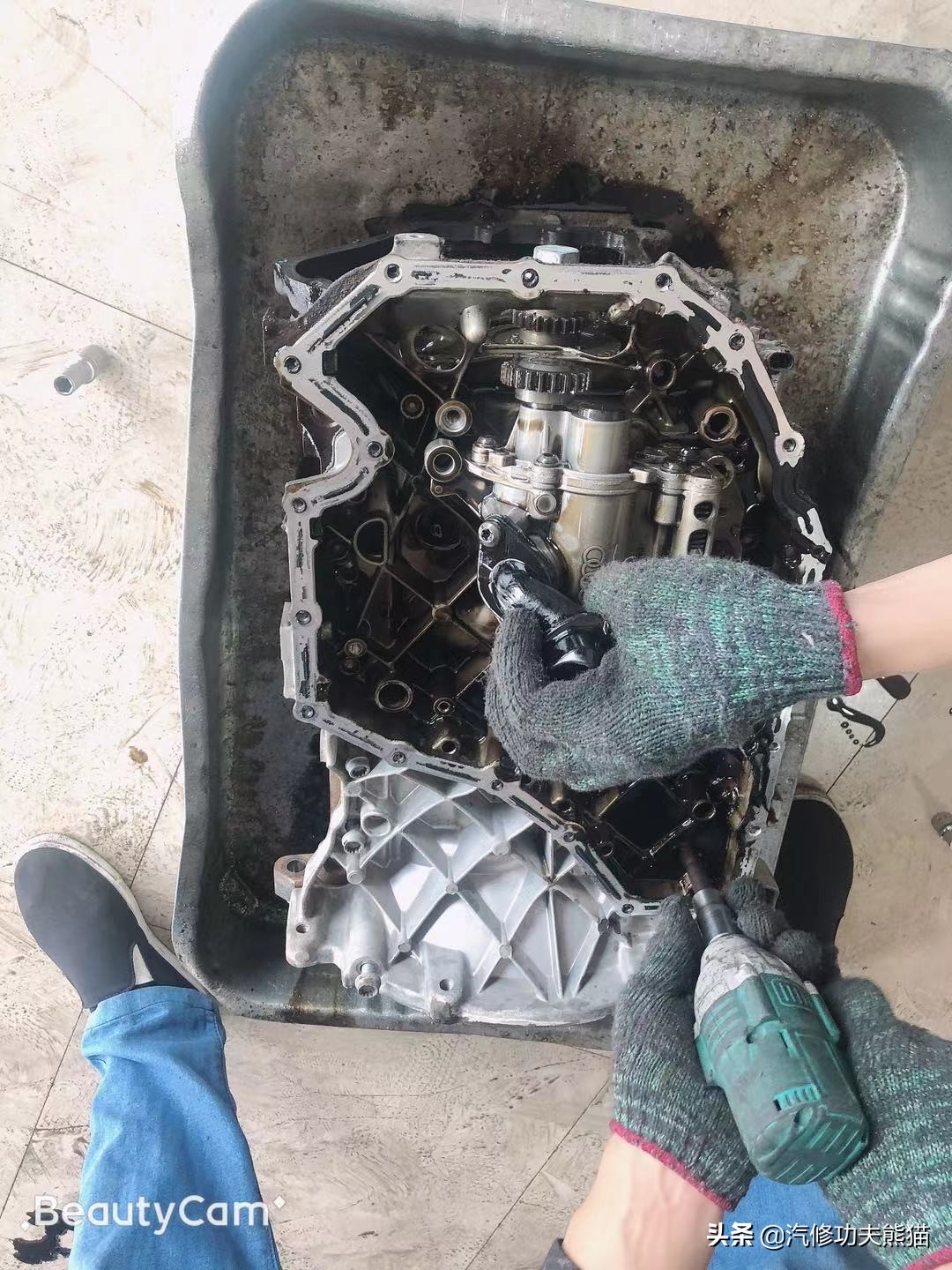 2013款奥迪a4l烧机油怎么解决,奥迪a4l突然全车无电是什么原因