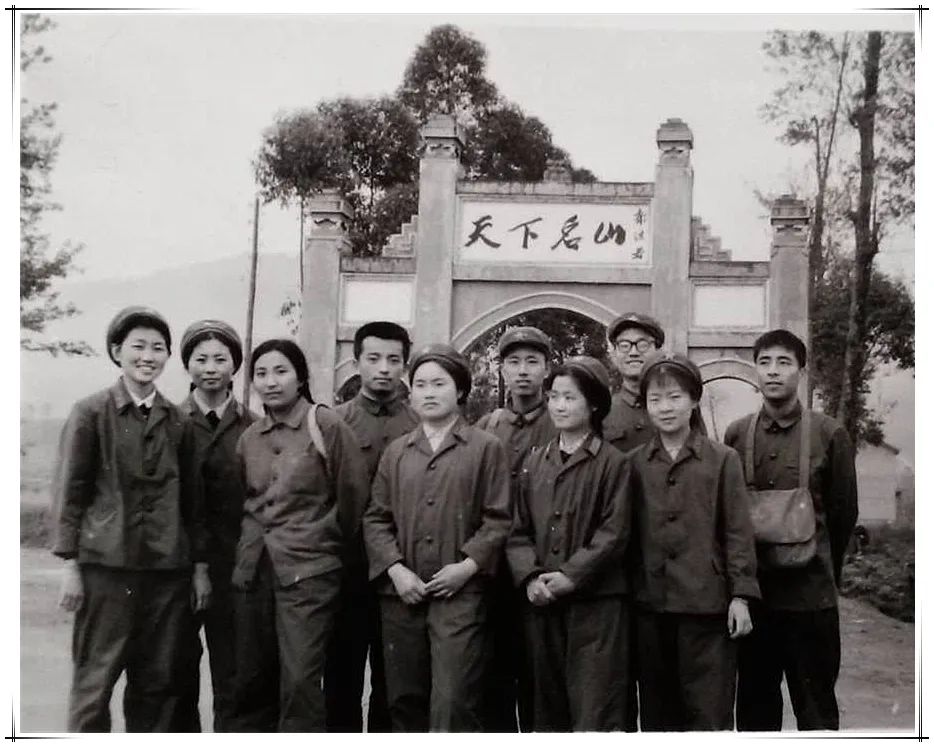 我们是十八军子弟，是老*藏西**军人的孩子！这是我们永远不变的情怀