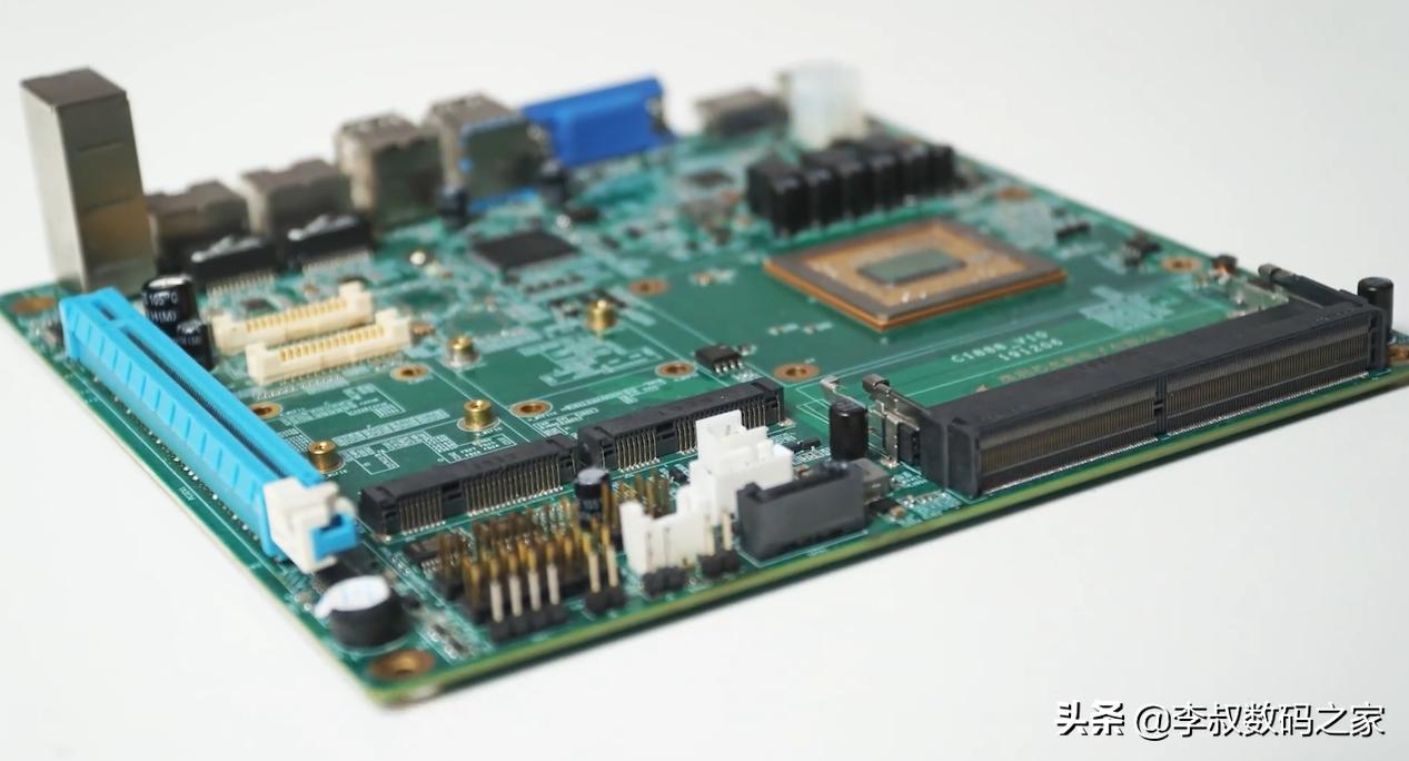 国产CPU问世，性能堪比Inteli5-7400，为中国芯加油