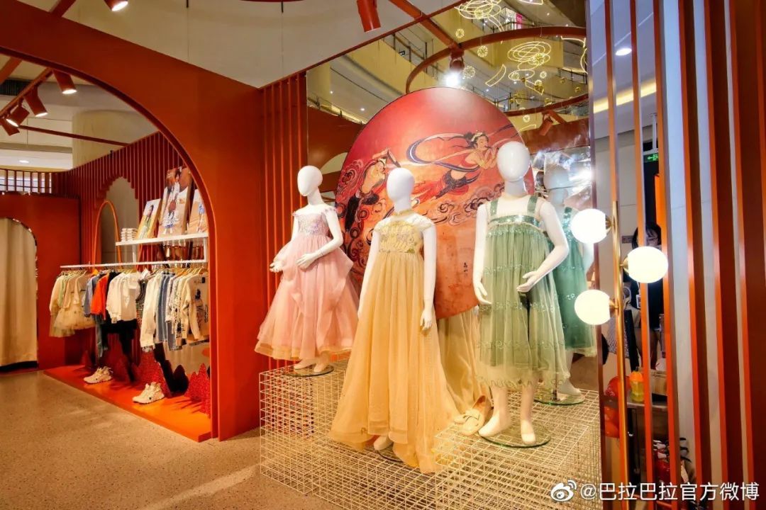 巴拉巴拉品牌实体店,巴拉巴拉万达形象