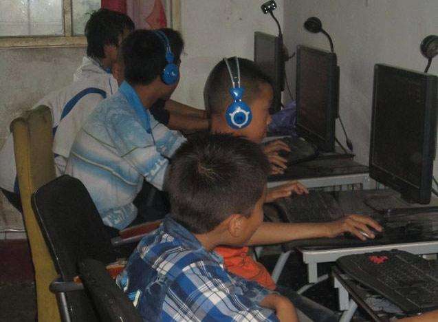 LPL选手本土化刻不容缓，经营模式完全效仿足球，制度并不完善