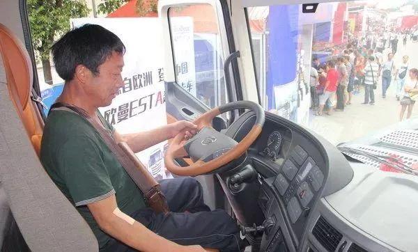 车贷还清绿本是在4s店还是在银行,车贷还清后一直不肯给绿本怎么办