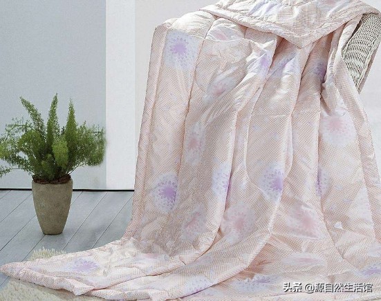 夏凉被有异味怎么清洗,夏凉被潮湿难闻怎么去除异味