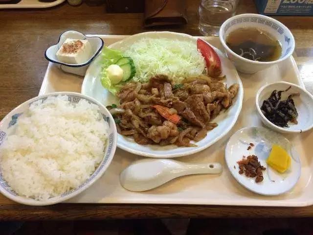 日本一天工资真的很高吗,真实的日本工资待遇