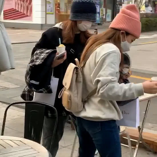 twice中娜琏翻白眼,twicelikey娜琏