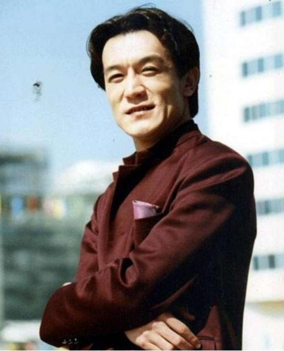 李咏在央视的经历,曾经的央视一哥李咏