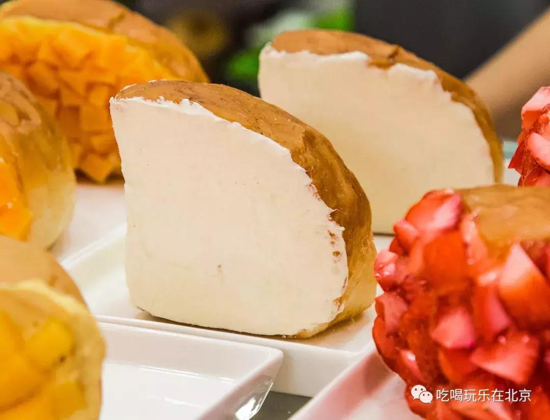 为了吃这个包包，排了80米长队！