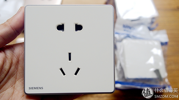 罗格朗开关插座内部结构如何组装,施耐德罗格朗西蒙哪个性价比高