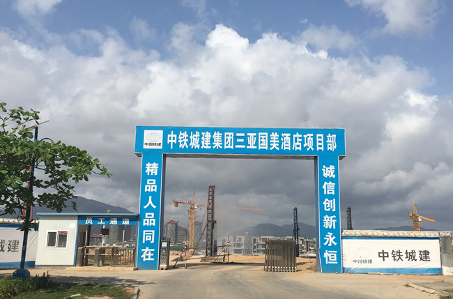 一条海棠路，半座三亚城：“海岛第一路”背后蕴藏怎样的资源密码