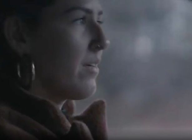 美国少女遭朋友强奸怀孕，亲生父亲竟开车逼两人去另一州扯证结婚