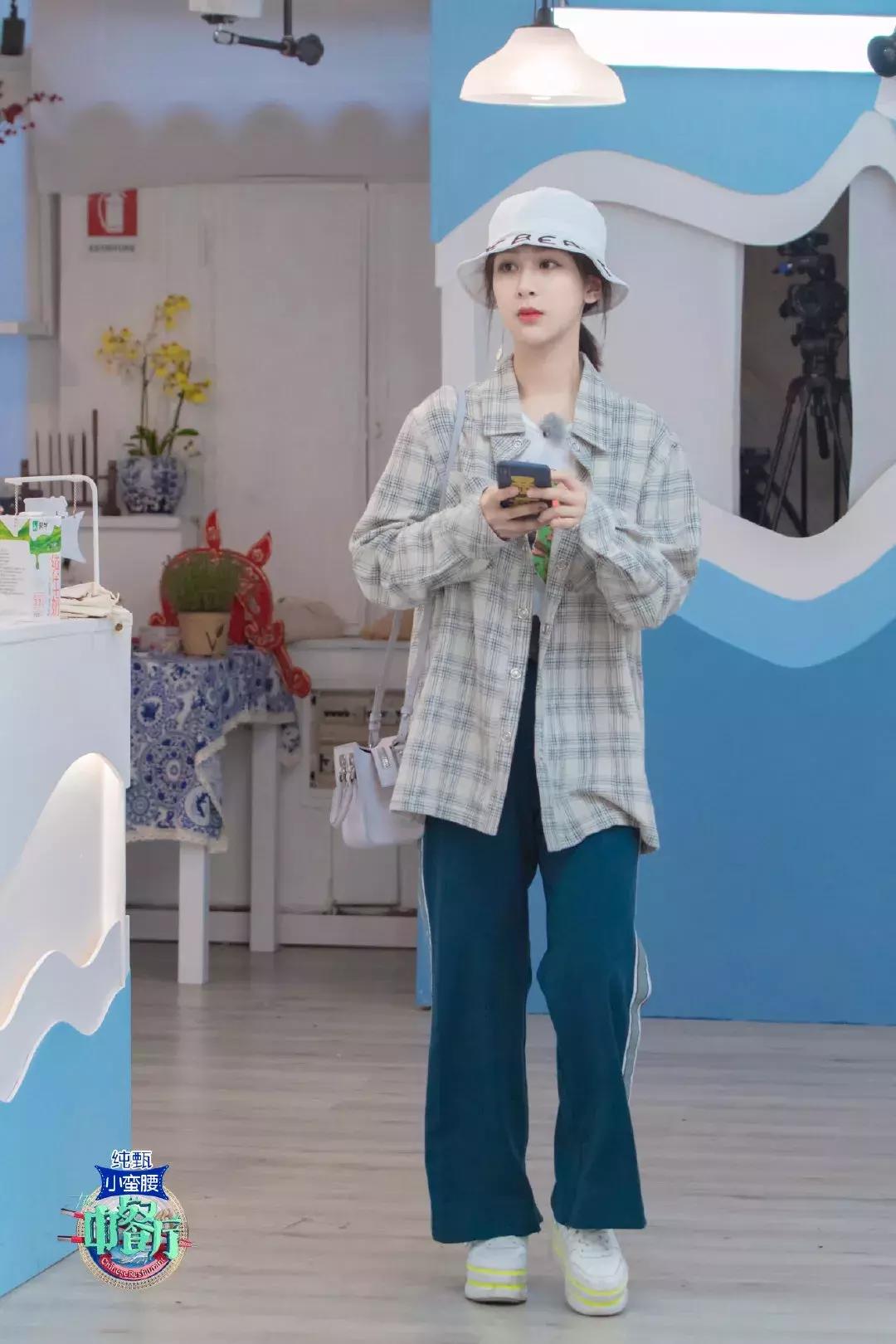 中餐厅3开播后杨紫上了几次热搜,中餐厅第三季王俊凯杨紫穿戏服