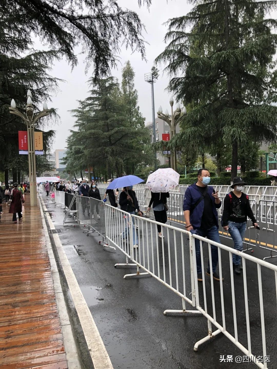 火爆！数万人“追星”华西坝