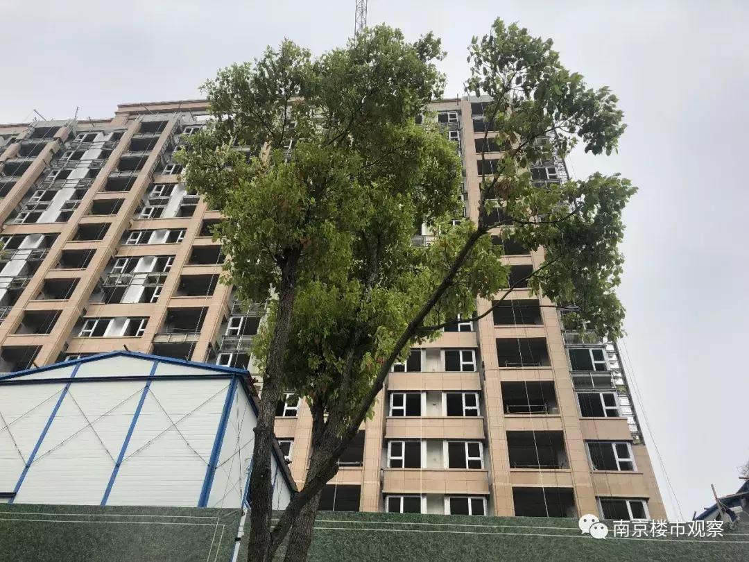 实探月坛学区真实在售房源紧缺,实探地铁房