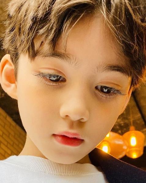 韩国神仙姐弟,混血小姐姐神仙颜值