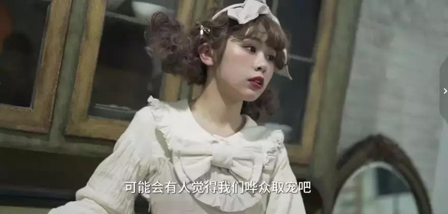 微笑的背后咬紧牙关的灵魂图片,微笑的背后是咬紧牙关的灵魂