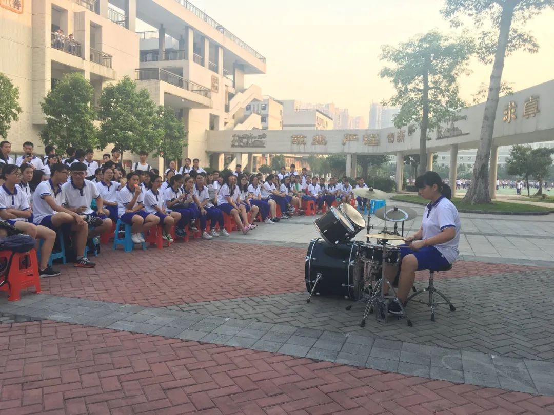 笔韵墨香放异彩，丰富舞台漫云中——广州市白云中学欢迎您