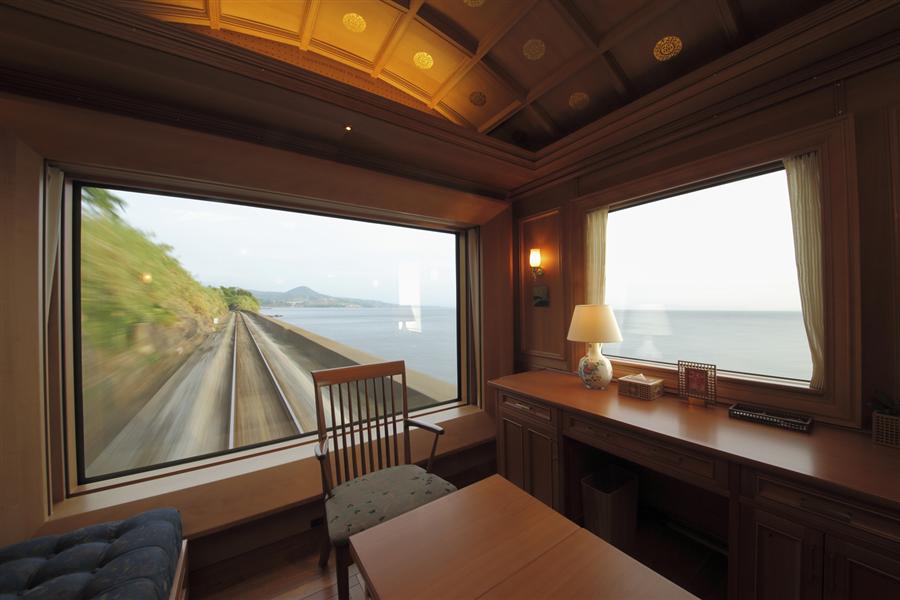 世界上最豪华的火车商务座,世界上哪个火车最豪华最贵