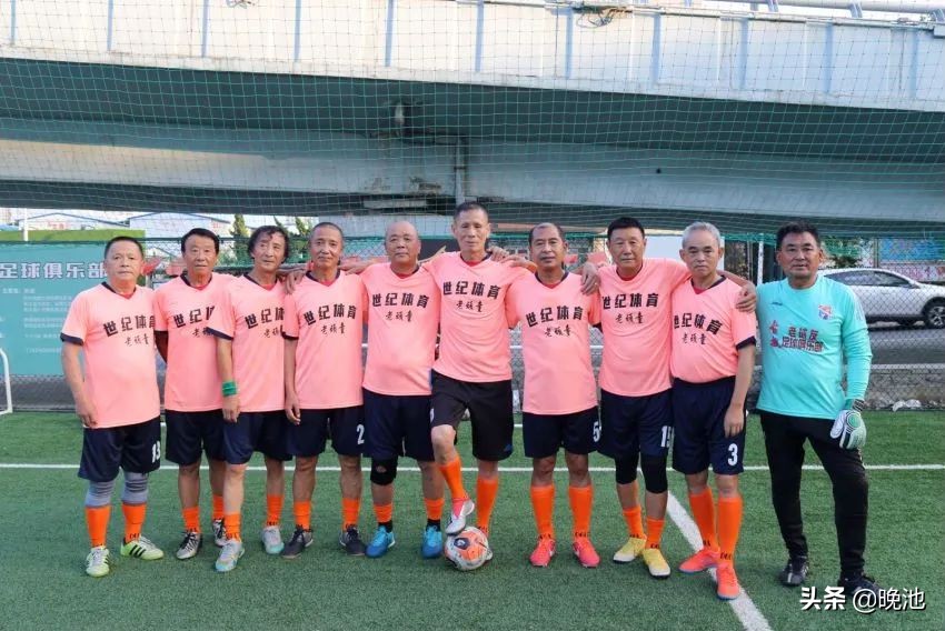 2021年大连市西岗区长杯足球赛,我踢足球我快乐