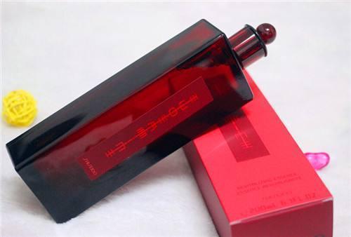 补水效果好的爽肤水国货,好用补水嫩肤爽肤水