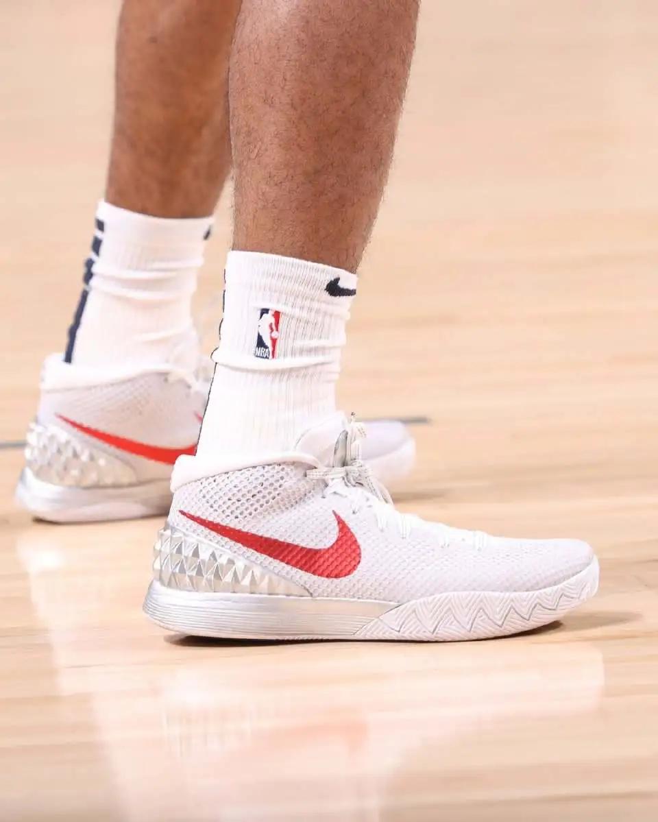 欧文nike莫兰特,欧文更新个人logo耐克