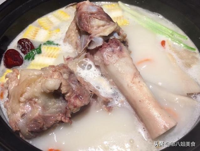 猪骨汤怎么炖不腥好吃,猪骨汤要怎么调味道才鲜