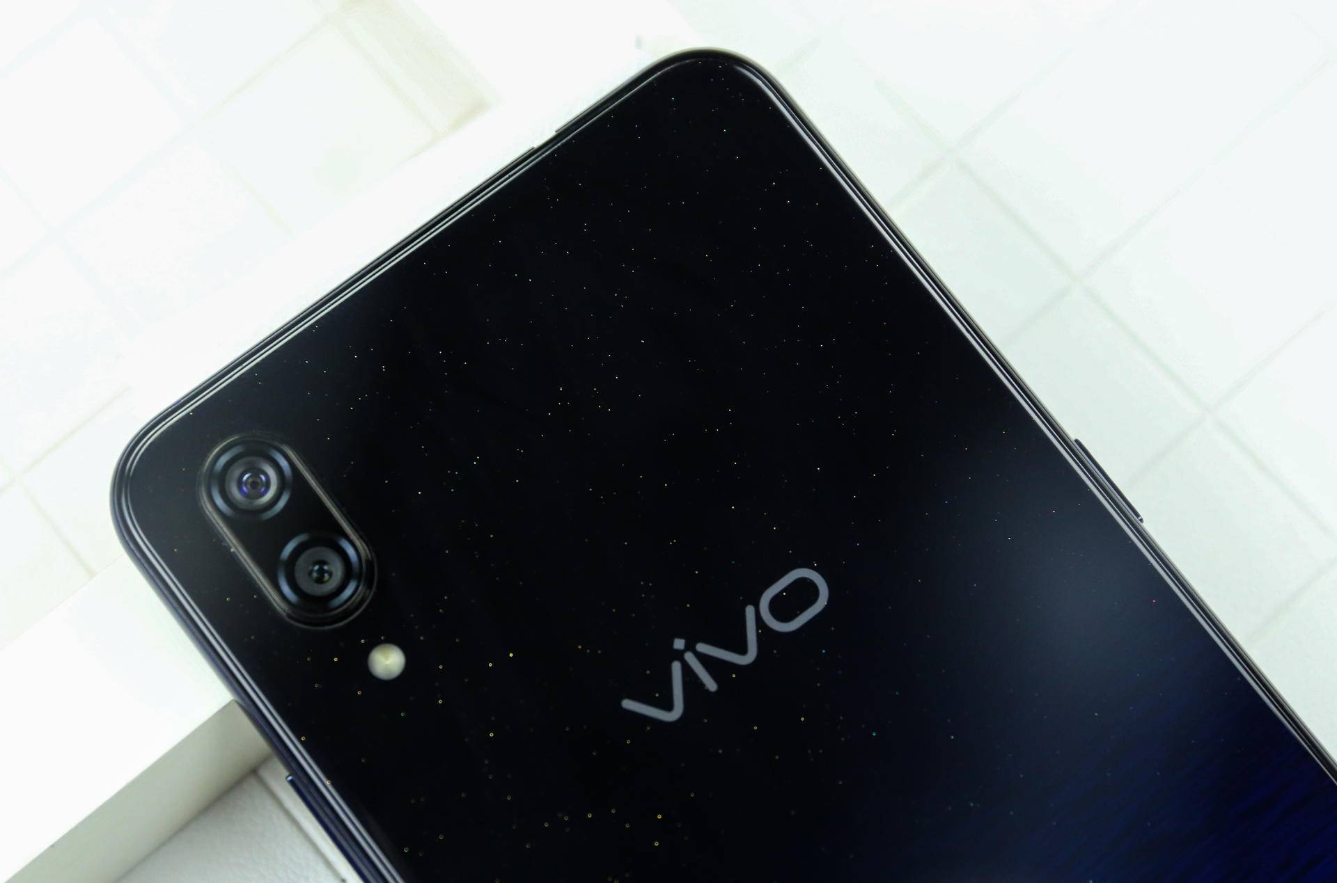 vivox23幻彩版到底是什么颜色,vivox23幻彩版蓝色图片