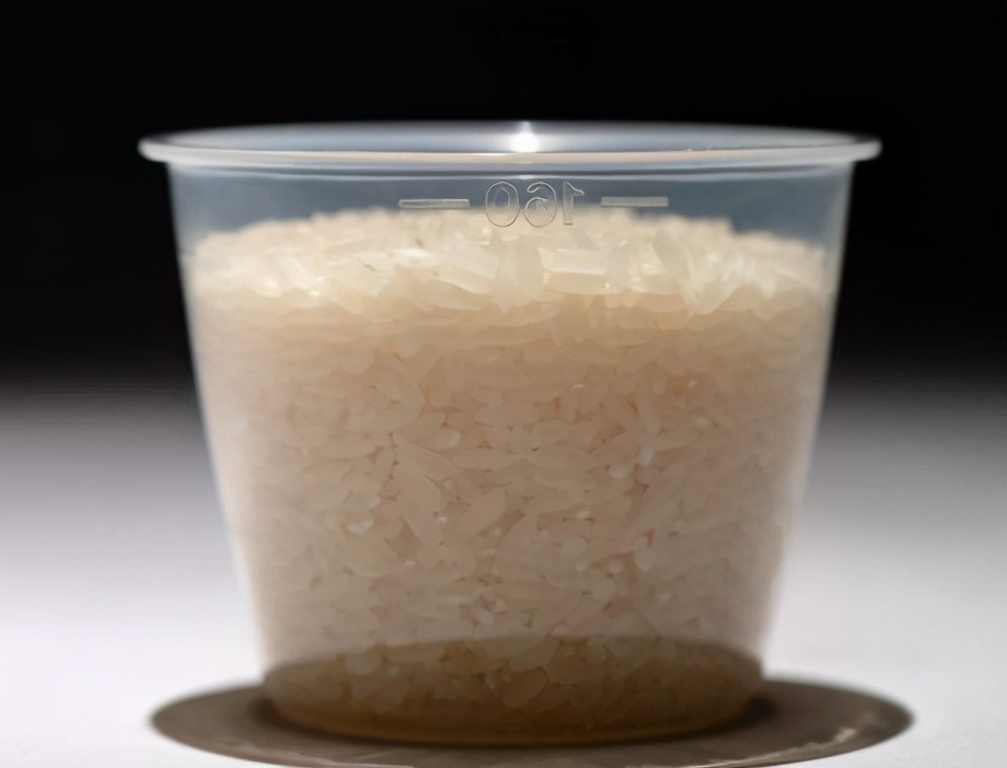 皮蛋瘦肉粥怎么样去腥,皮蛋瘦肉粥的肉丝要不要炒一下