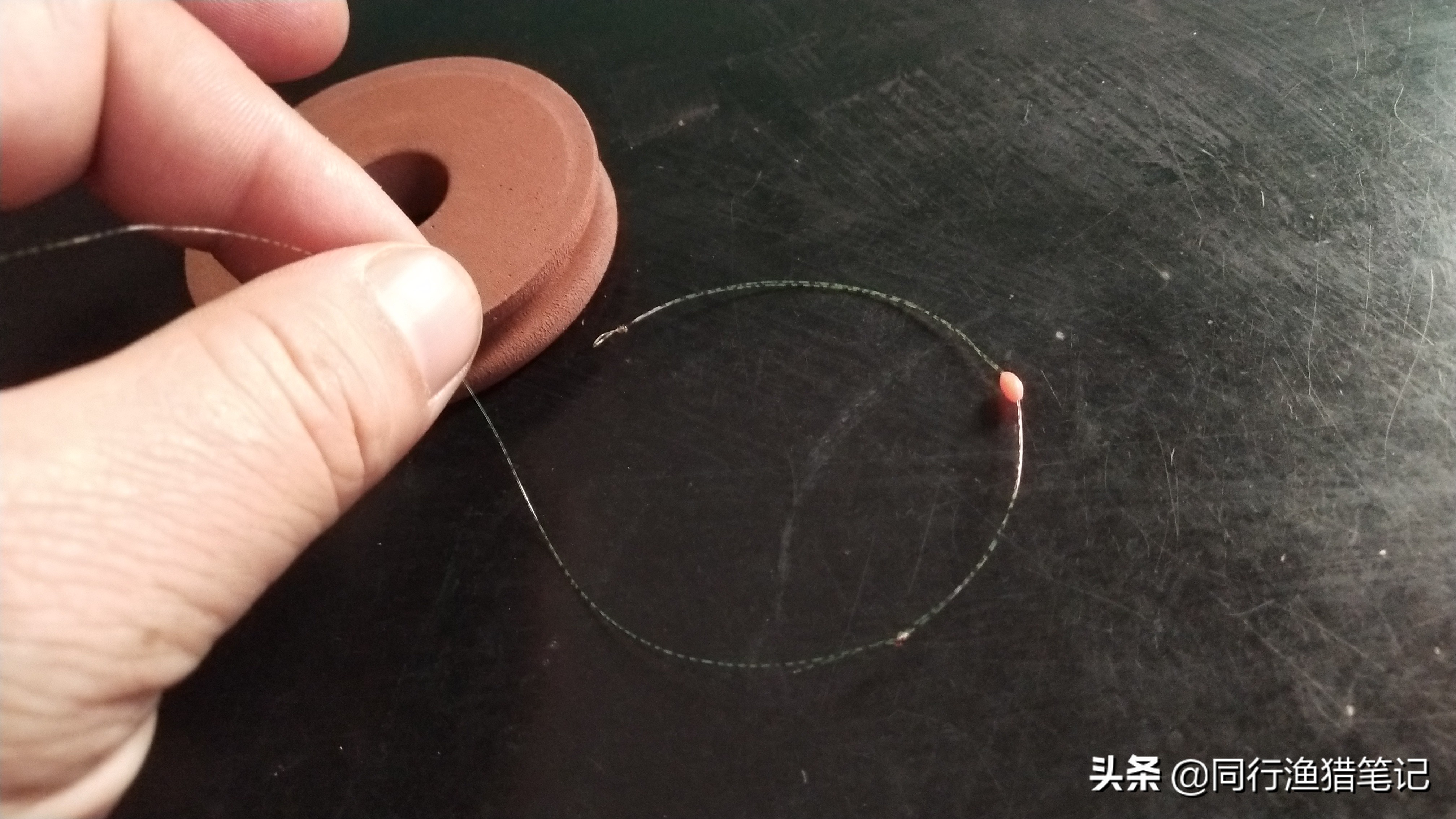 新手钓鱼鱼线绑法,钓鱼鱼线子线绑法