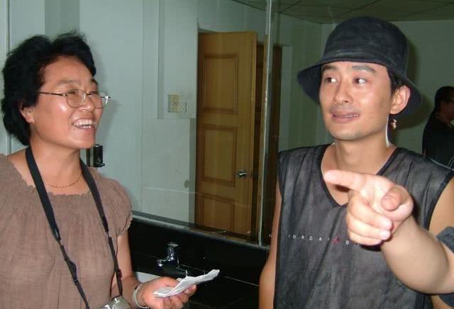 旭日阳刚落魄街头卖唱,旭日阳刚草根歌星组合