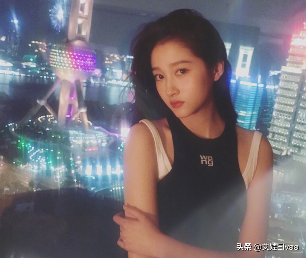 关晓彤校园制服造型,关晓彤大学生穿搭