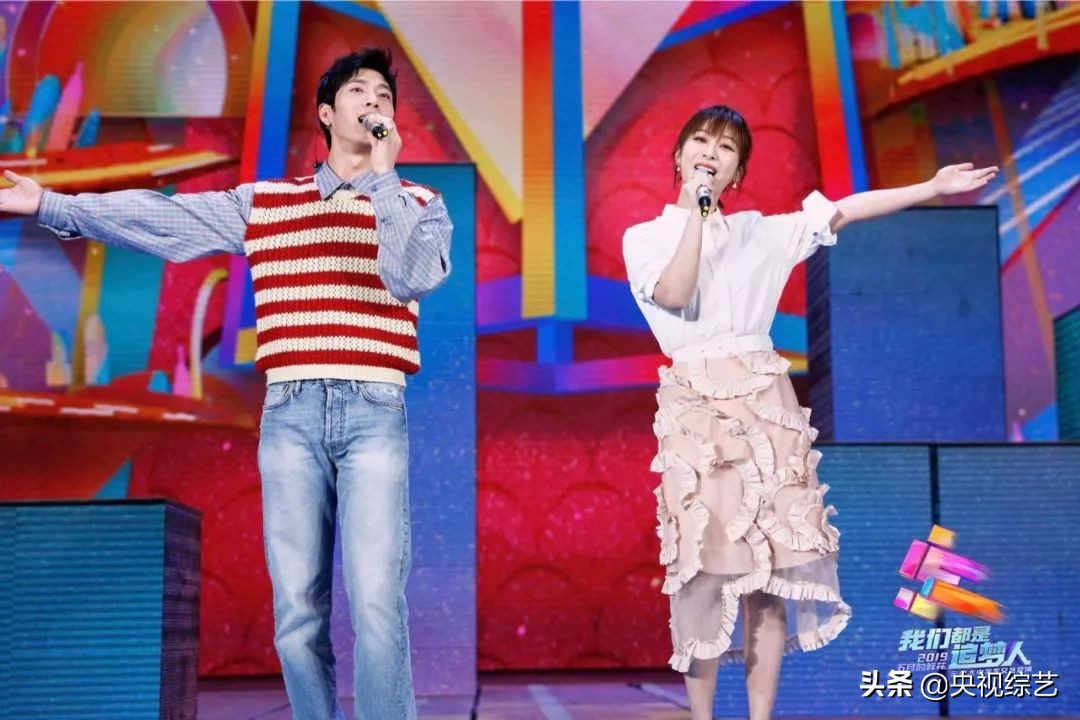 纪念五四运动100周年特别节目《我们都是追梦人——2019年“五月的鲜花”全国大中学生文艺会演》今晚播出