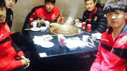 球队打群架事件,30多人打群架16人坐上被告席