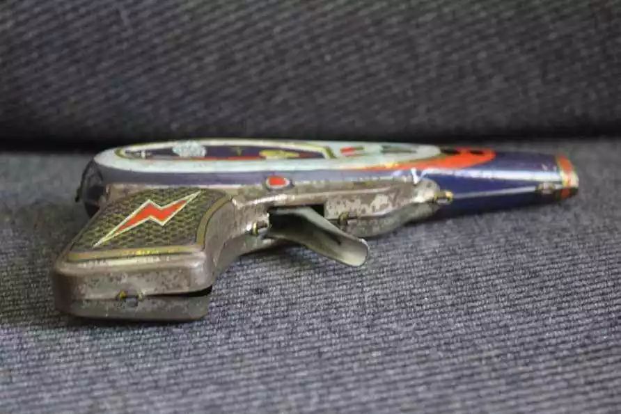 采访18岁的人,8090后的真实童年