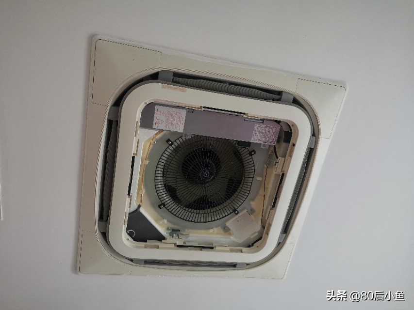中央空调吸顶机清洗,拆中央空调吸顶机视频