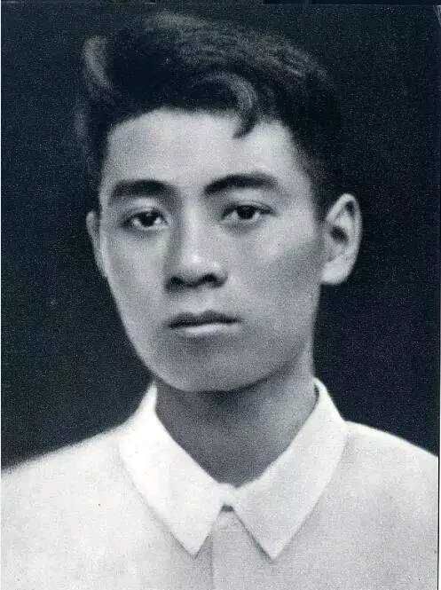 周总理45年前的5款发型告诉我们：“潮流下次轮回，你也难追上”