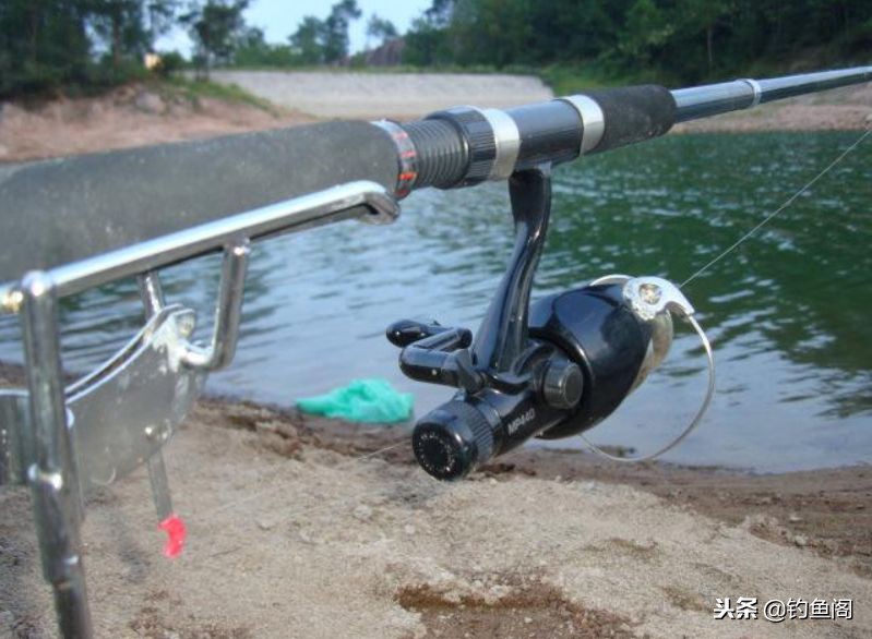 抛竿爆炸钩鲤鱼鲫鱼饵料选择,抛竿爆炸钩如何装饵料