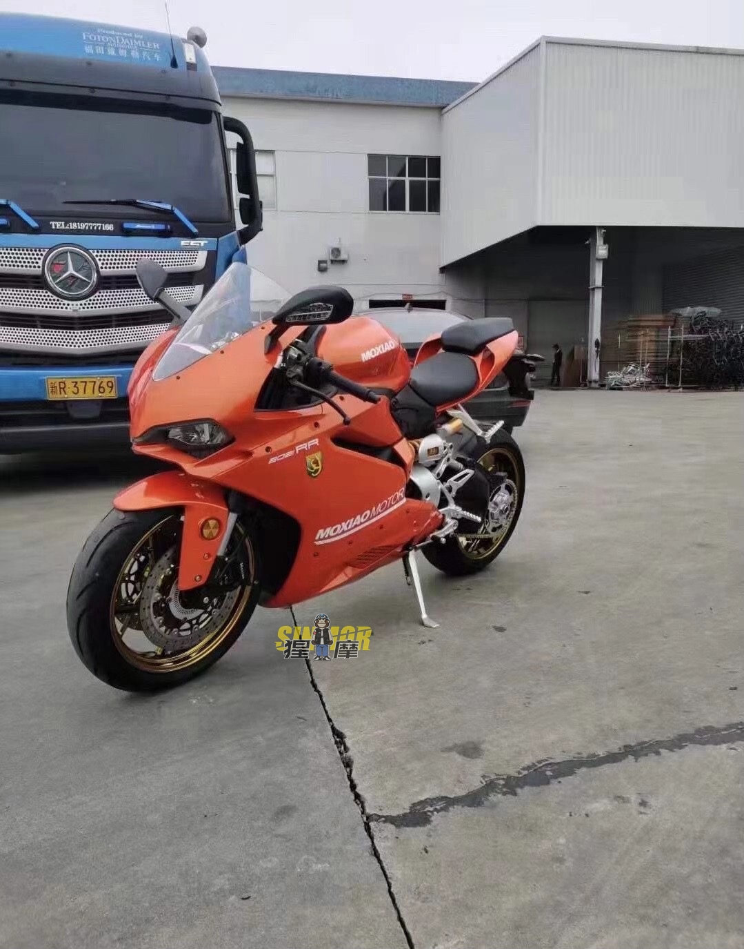 杜卡迪摩枭500rr与杜卡迪v4对比,摩枭500rr对比杜卡迪外观