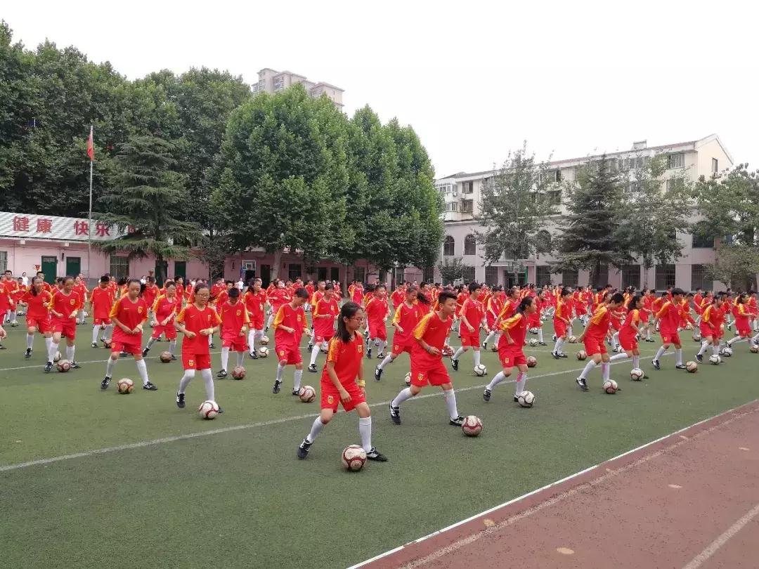 中国青少年足球联赛河南实验,央视记者探访河南学校