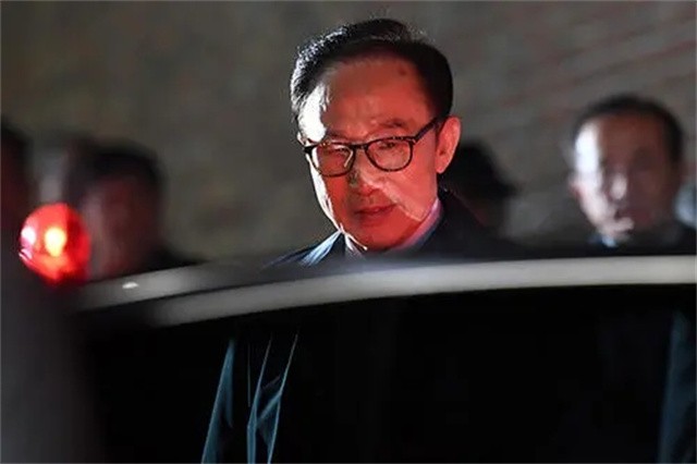 韩国前总统李明博出狱,韩国前总统李明博被判17年