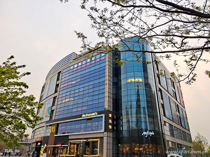 vivos6手机值得入手吗,vivos6靓丽外观年轻人5g手机