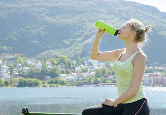 莫名其妙抽筋是怎么回事,屁股一侧像抽筋一样疼痛怎么缓解