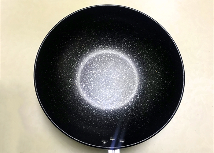 新不粘锅怎么开锅最简单方法,新买的不粘锅需要怎么开锅